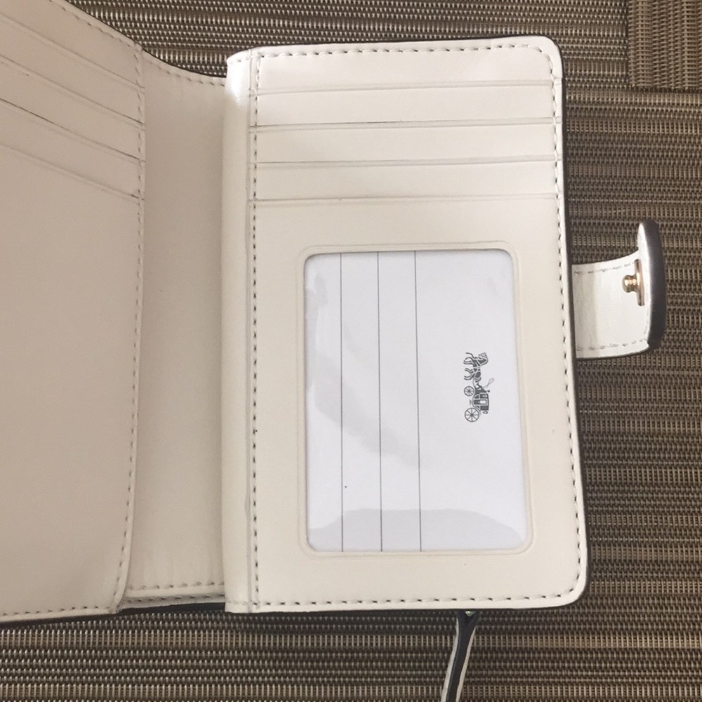 NWT Coach Medium Zip Wallet Khaki / Chalk - Picture 4 of 8